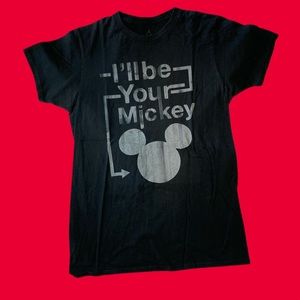 Small men’s Disney Mickey tee